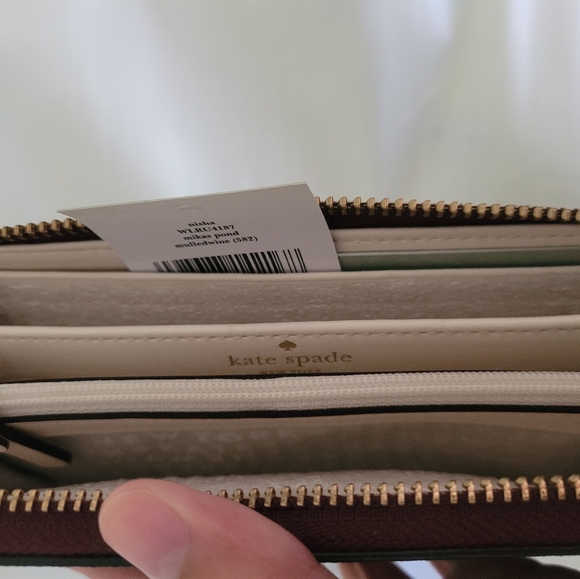 Kate Spade | Mulled Wine Nisha Mikas Pond - Picture 4 of 4